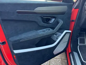 LAMBORGHINI Urus PERFORMANTE CARBON B&O MASSAGE PROD.2025