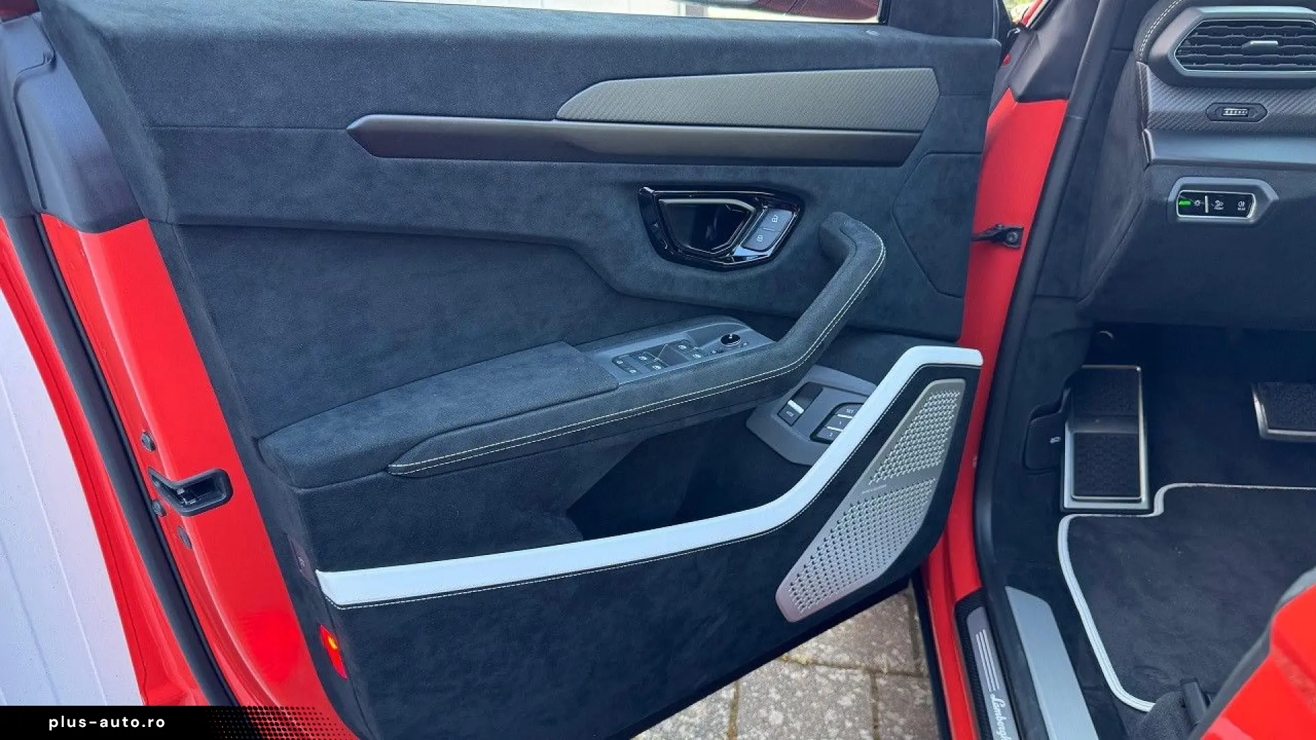 LAMBORGHINI Urus PERFORMANTE CARBON B&O MASSAGE PROD.2025