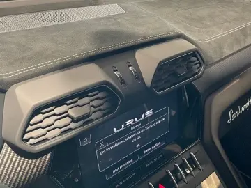 LAMBORGHINI Urus PERFORMANTE CARBON B&O MASSAGE PROD.2025