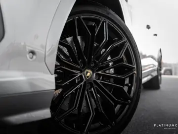 LAMBORGHINI Urus SE 800hp   Ad Personam   NETTO POSSI   AKRA