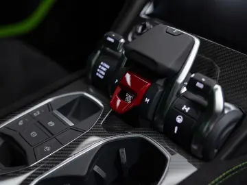 LAMBORGHINI Performante Carbon MY2025 HUD ACRAPOVIC PANO