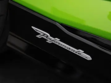 LAMBORGHINI Performante Carbon MY2025 HUD ACRAPOVIC PANO