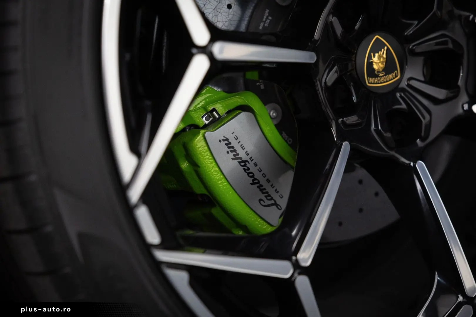 LAMBORGHINI Performante Carbon MY2025 HUD ACRAPOVIC PANO