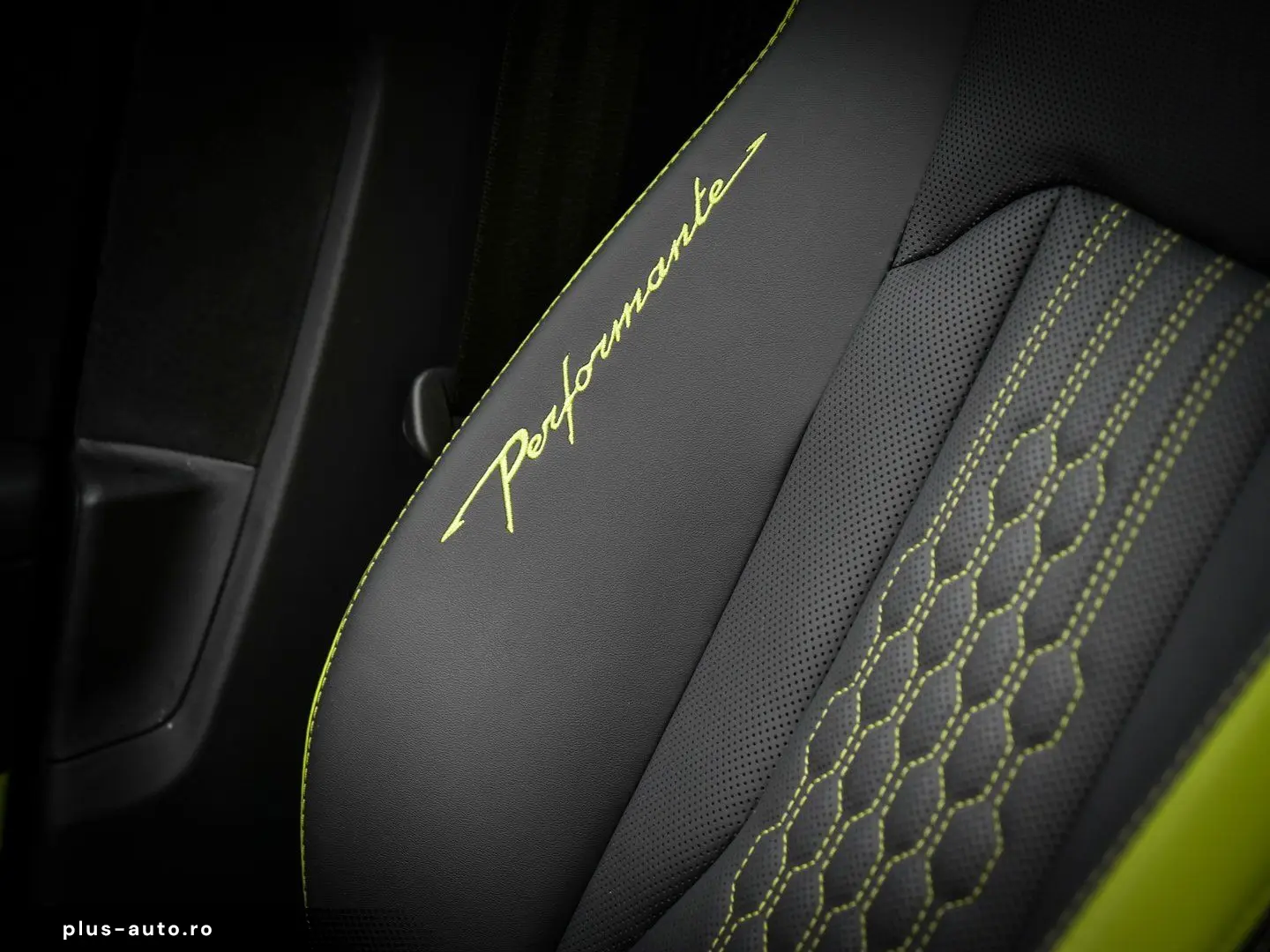 LAMBORGHINI Urus Perfomante Nero Helene  Full Exterior Carbo