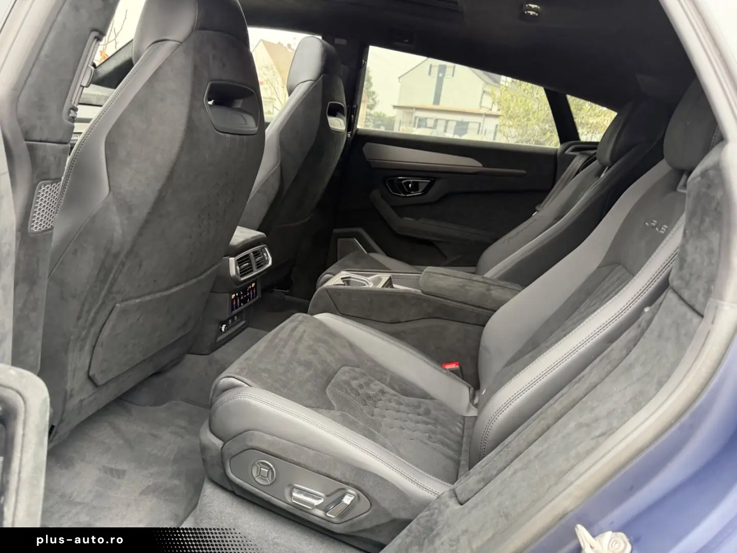 LAMBORGHINI Urus Performante