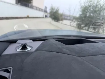 LAMBORGHINI Urus Performante