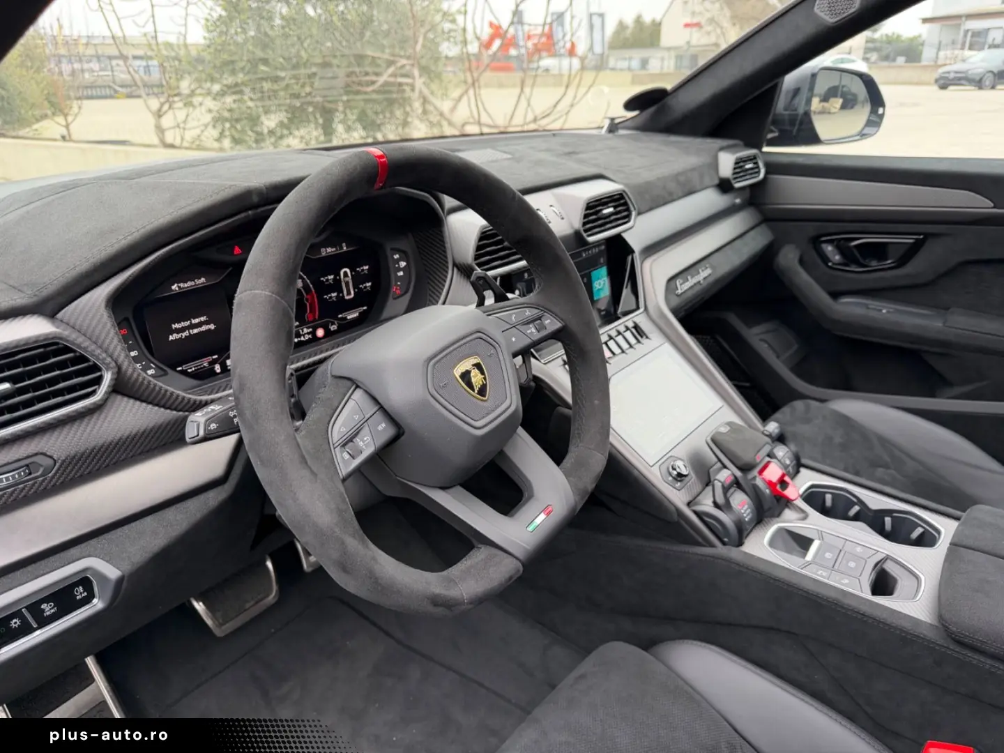 LAMBORGHINI Urus Performante