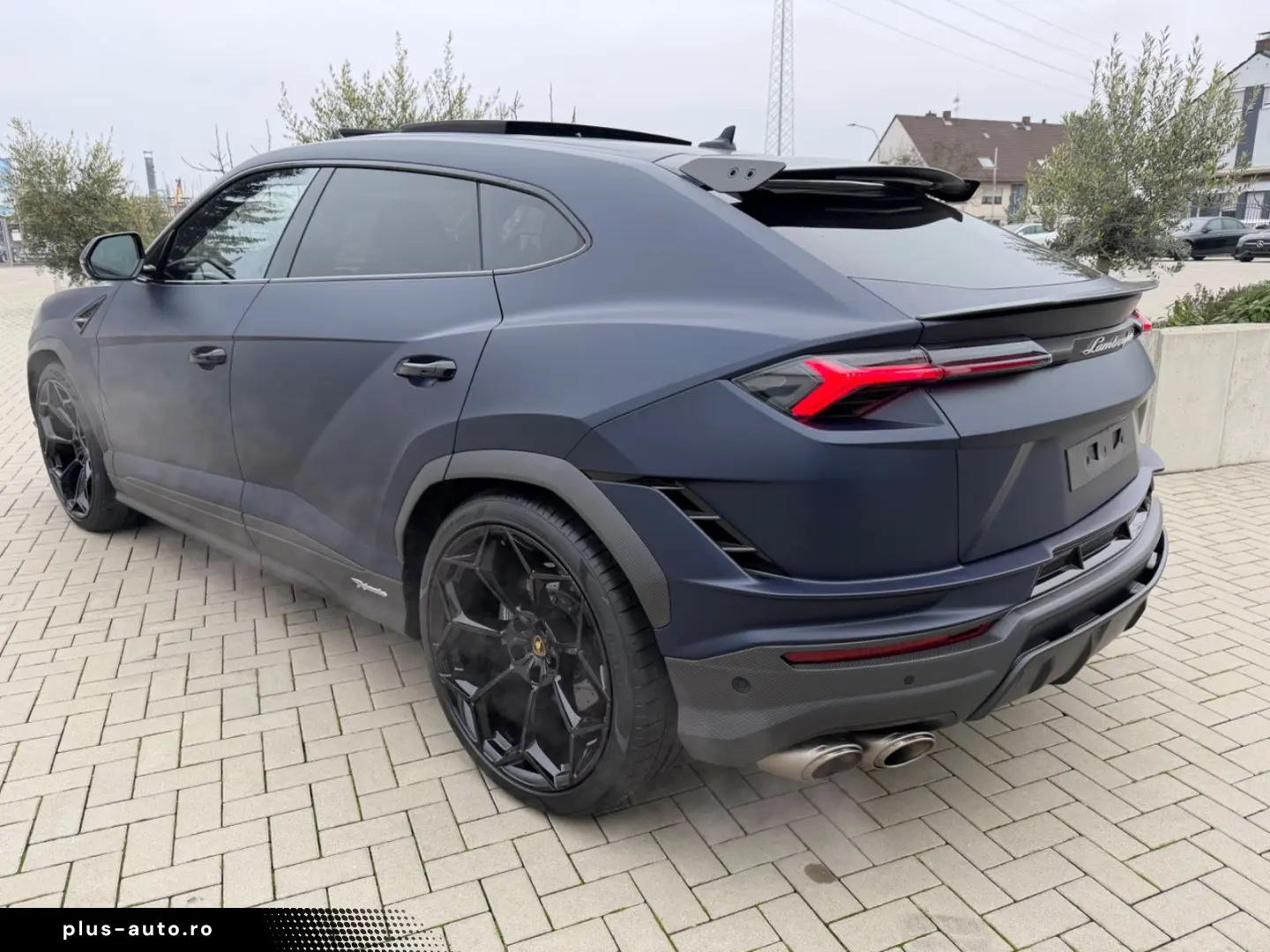 LAMBORGHINI Urus Performante