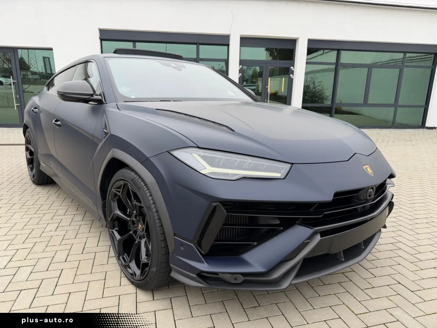LAMBORGHINI Urus Performante