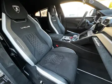 LAMBORGHINI Urus 4.0 V8 Performante  Akrapovic B&O Carbon