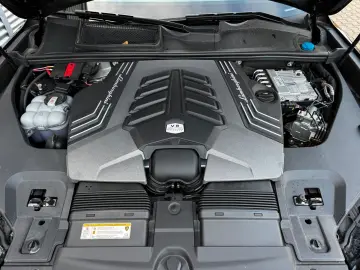 LAMBORGHINI Urus 4.0 V8 Performante  Akrapovic B&O Carbon
