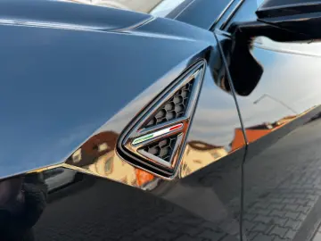 LAMBORGHINI Urus 4.0 V8 Performante  Akrapovic B&O Carbon