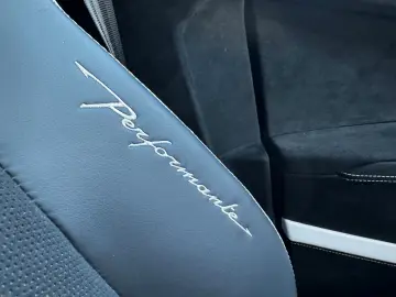 LAMBORGHINI Urus 4.0 V8 Performante  Akrapovic B&O Carbon