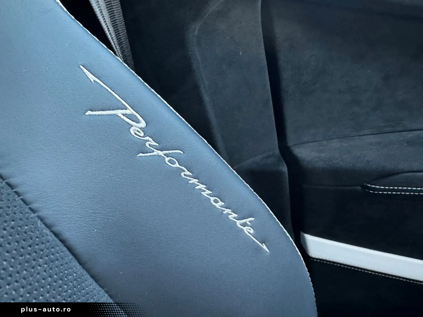 LAMBORGHINI Urus 4.0 V8 Performante  Akrapovic B&O Carbon