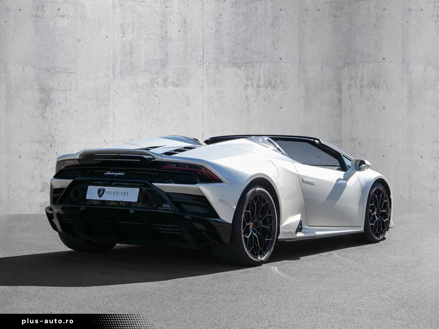 LAMBORGHINI Huracán EVO Spyder Balloon White  Lift  Sensonum