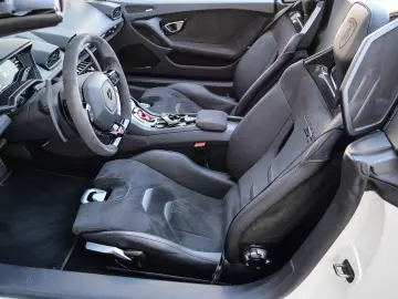 LAMBORGHINI Huracán EVO Spyder Balloon White  Lift  Sensonum