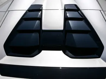 LAMBORGHINI Huracán EVO Spyder Balloon White  Lift  Sensonum