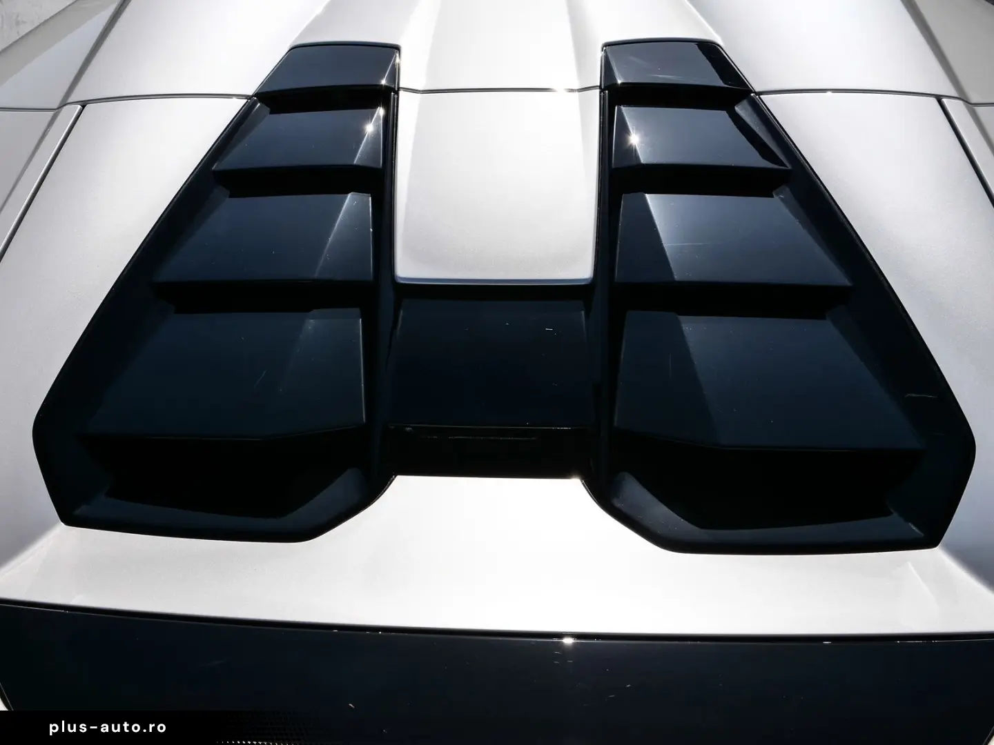 LAMBORGHINI Huracán EVO Spyder Balloon White  Lift  Sensonum