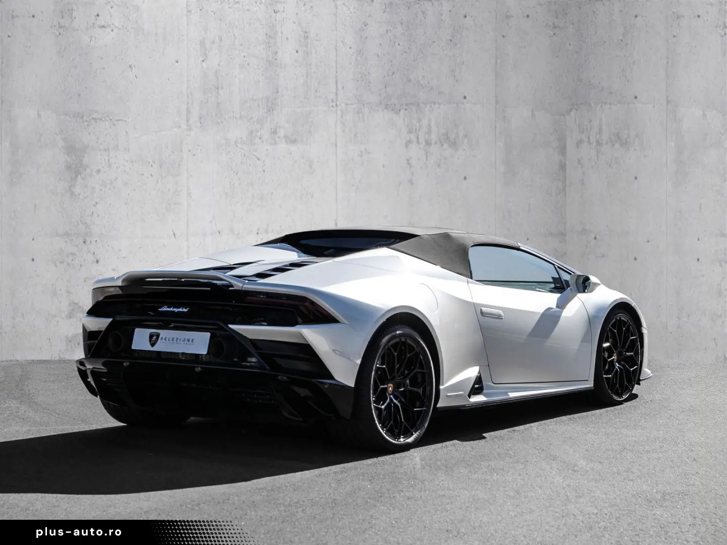 LAMBORGHINI Huracán EVO Spyder Balloon White  Lift  Sensonum
