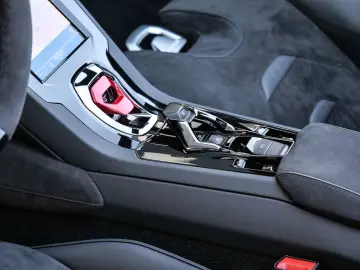 LAMBORGHINI Huracán EVO Spyder Balloon White  Lift  Sensonum