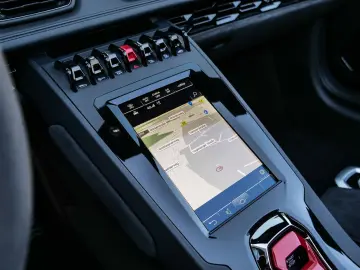 LAMBORGHINI Huracán EVO Spyder Balloon White  Lift  Sensonum