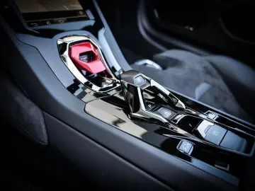 LAMBORGHINI Huracán EVO Spyder Balloon White  Lift  Sensonum