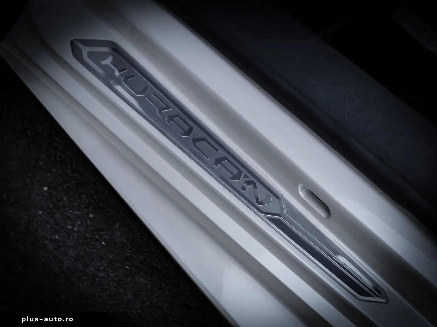 LAMBORGHINI Huracán EVO Spyder Balloon White  Lift  Sensonum