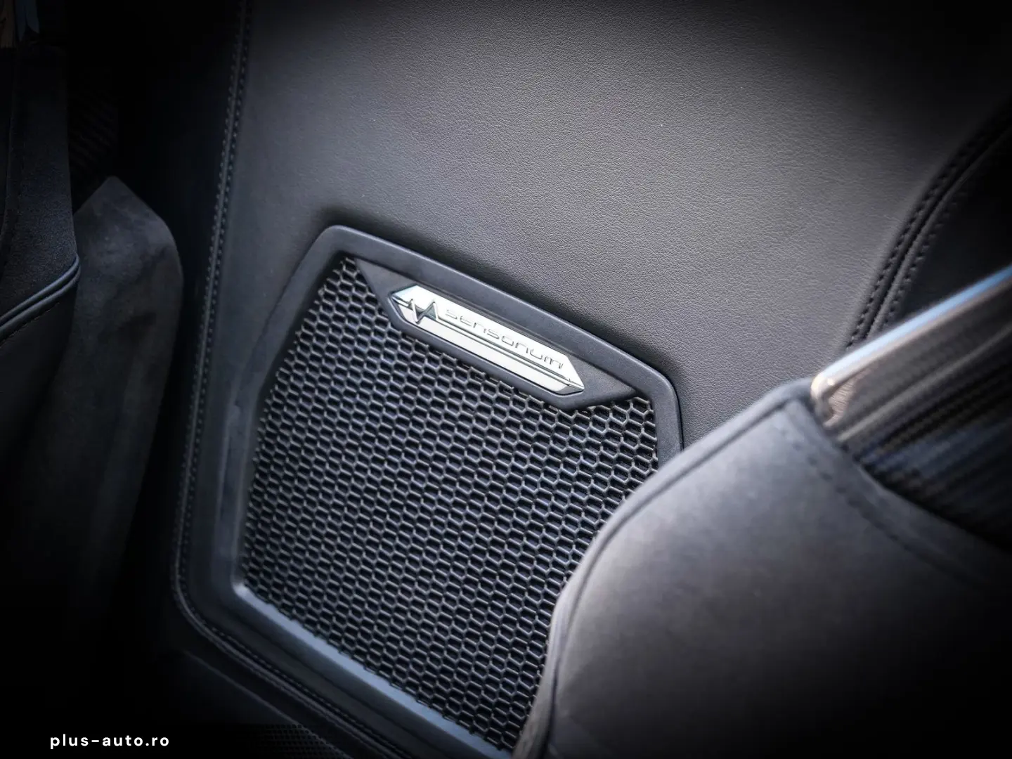 LAMBORGHINI Huracán EVO Spyder Balloon White  Lift  Sensonum