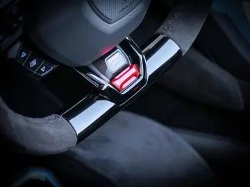 LAMBORGHINI Huracán EVO Spyder Balloon White  Lift  Sensonum