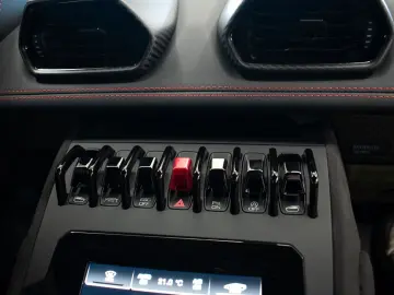 LAMBORGHINI STERRATO  VERDE TURBINE  SENSONUM  5.2l V10  SPO