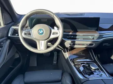BMW X5 xDrive50e M SPORT 2-Achs Pano AHK PAPro H K