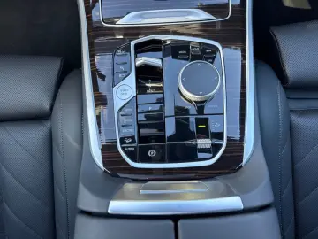 BMW X5 xDrive50e M SPORT 2-Achs Pano AHK PAPro H K