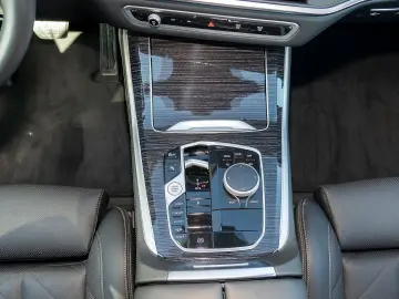 BMW X5 M60i xDrive Standheizung LED H K GSD AHK HUD