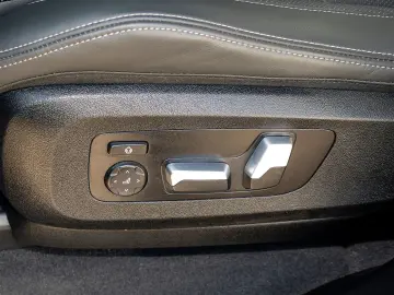 BMW X5 M60i xDrive Standheizung LED H K GSD AHK HUD