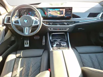 BMW X5 M60i Navi Tempom.aktiv Panoramadach Bluetooth