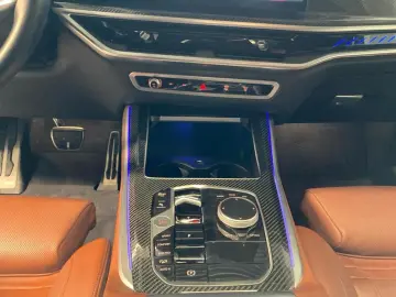 BMW X5 M60i xDrive Individual Pano AHK Massagesitze