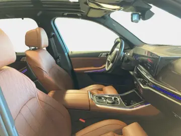 BMW X5 M60i xDrive Individual Pano AHK Massagesitze