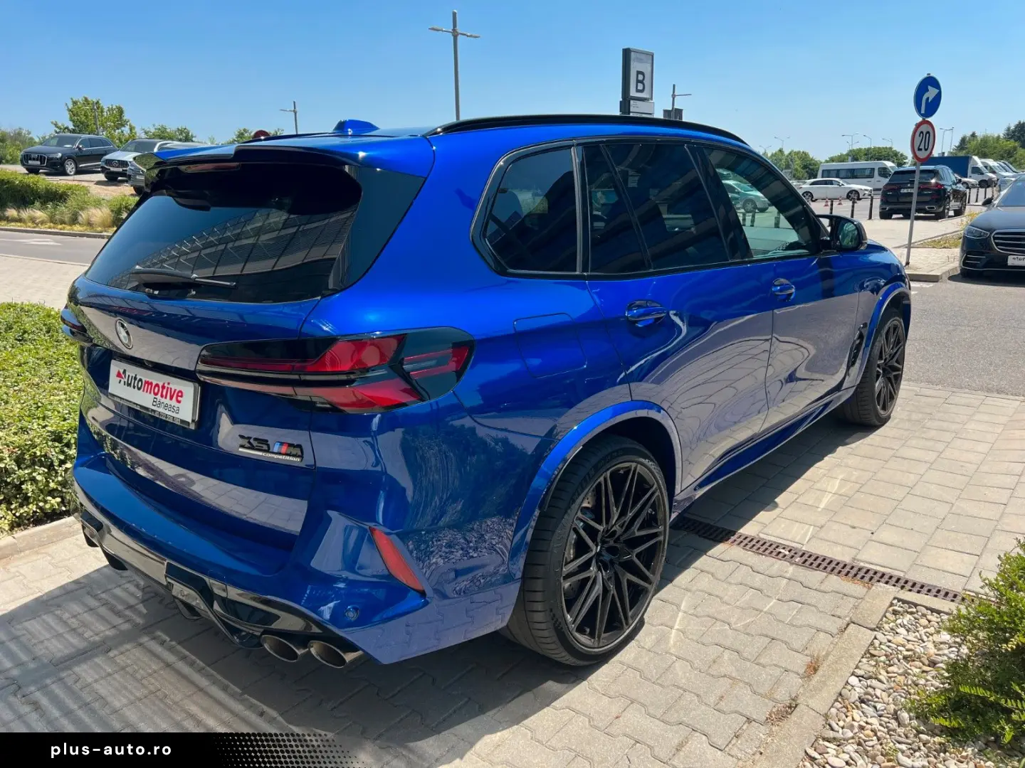 BMW X5 M M Competition B&W Carbon
