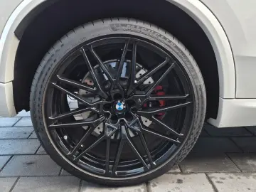 BMW X5 M Competition AKRAPOVIC B&W SKY M´DRIVERS AHK