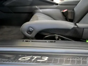 PORSCHE 911 GT3 CLUBSPORT BOSE CARBON LIFTING