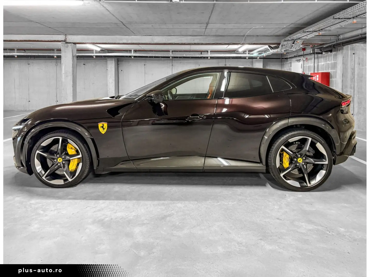 FERRARI Purosangue V12 NO VAT NERO PUROSANGUE CARBON FUL