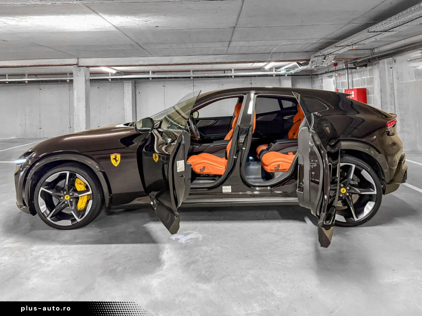 FERRARI Purosangue V12 NO VAT NERO PUROSANGUE CARBON FUL