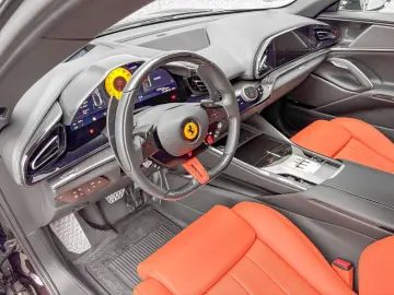 FERRARI Purosangue V12 NO VAT NERO PUROSANGUE CARBON FUL