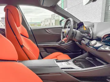 FERRARI Purosangue V12 NO VAT NERO PUROSANGUE CARBON FUL