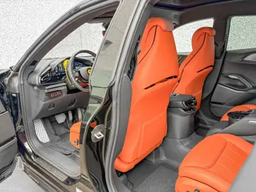 FERRARI Purosangue V12 NO VAT NERO PUROSANGUE CARBON FUL