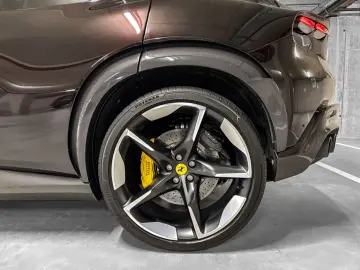 FERRARI Purosangue V12 NO VAT NERO PUROSANGUE CARBON FUL