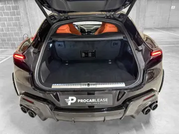 FERRARI Purosangue V12 NO VAT NERO PUROSANGUE CARBON FUL