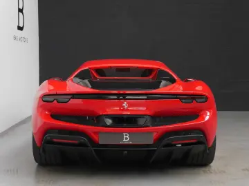 FERRARI 296 GTS Racing Lift JBL LED-Carbon Display 5Year