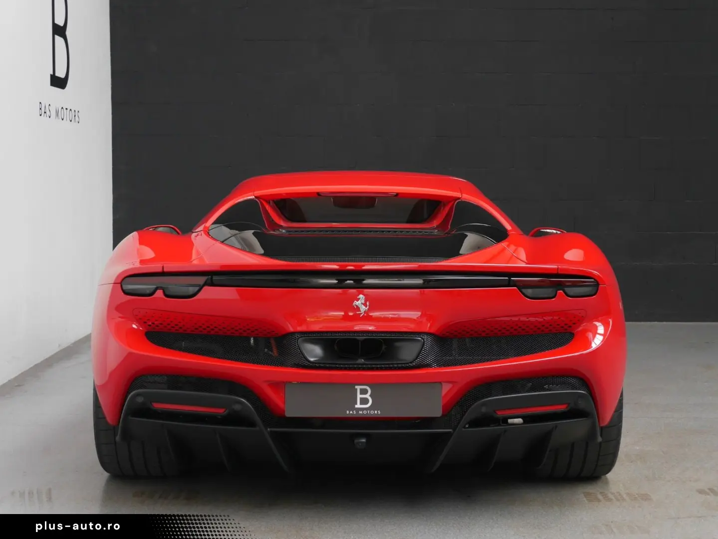 FERRARI 296 GTS Racing Lift JBL LED-Carbon Display 5Year