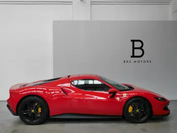 FERRARI 296 GTS Racing Lift JBL LED-Carbon Display 5Year